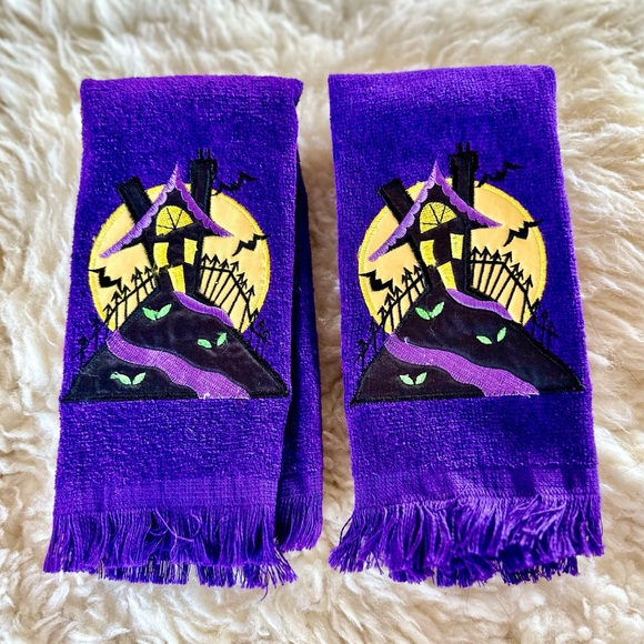 Jay Franco Halloween Haunted House Towels - Picture 2 of 5